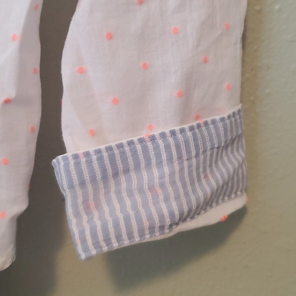 Clothing - Picture 3 of 5